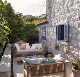 4 Bedroom Villa with Pool and Sea Views in Orašac, near Dubrovnik, Sleeps 8